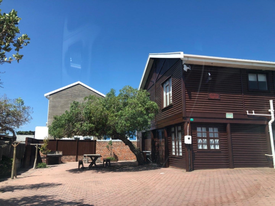 To Let 4 Bedroom Property for Rent in Tergniet Western Cape